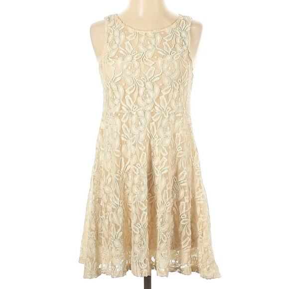 Free People Vintage Miles of Lace Bridal XS Lace Dress - Picture 3 of 8